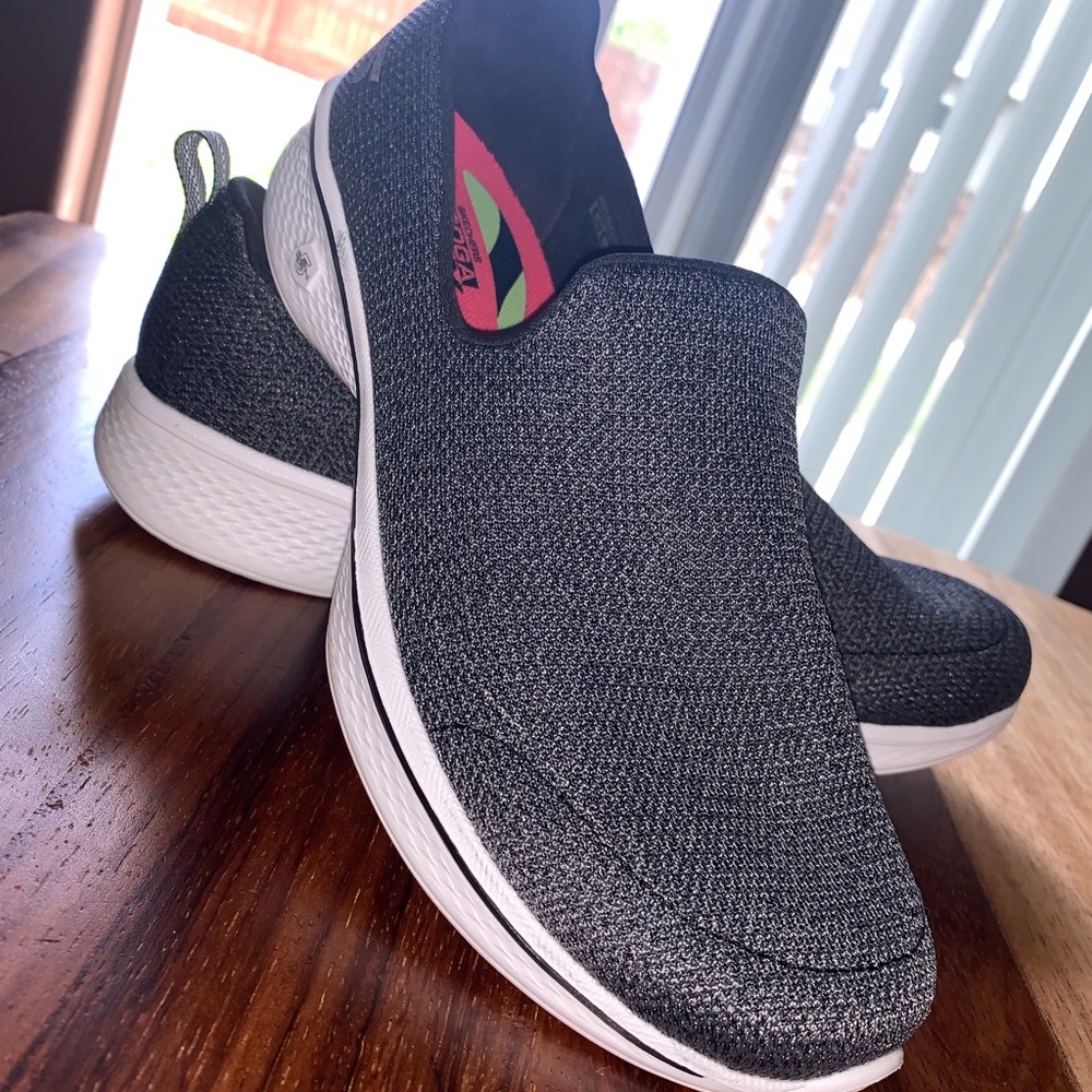 Sketchers Shoes